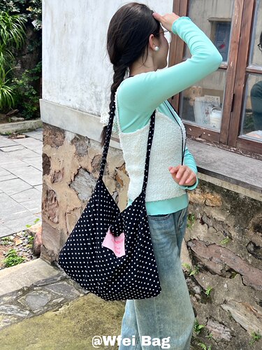 复古学生可爱斜挎包波点韩风ins