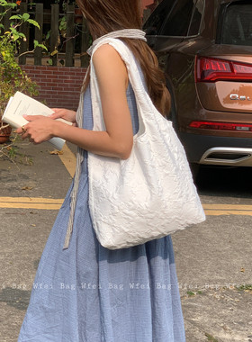 Wfei韩系ins风设计款压花帆布包大容量背心包慵懒风简约百搭包包