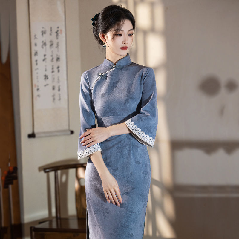蓝色淑女范改良新中式麂皮绒倒大袖旗袍2025年春新款日常穿年轻款