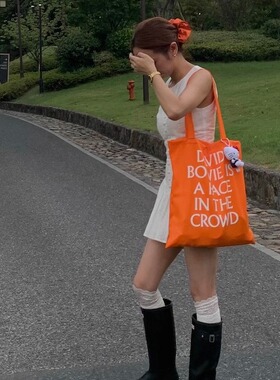 出片神器！橘色帆布包大容量百搭