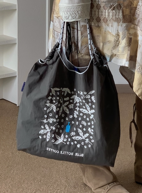 扛得了重活！撑得起场面！刺绣尼龙包小众设计感高质感小蓝瓶