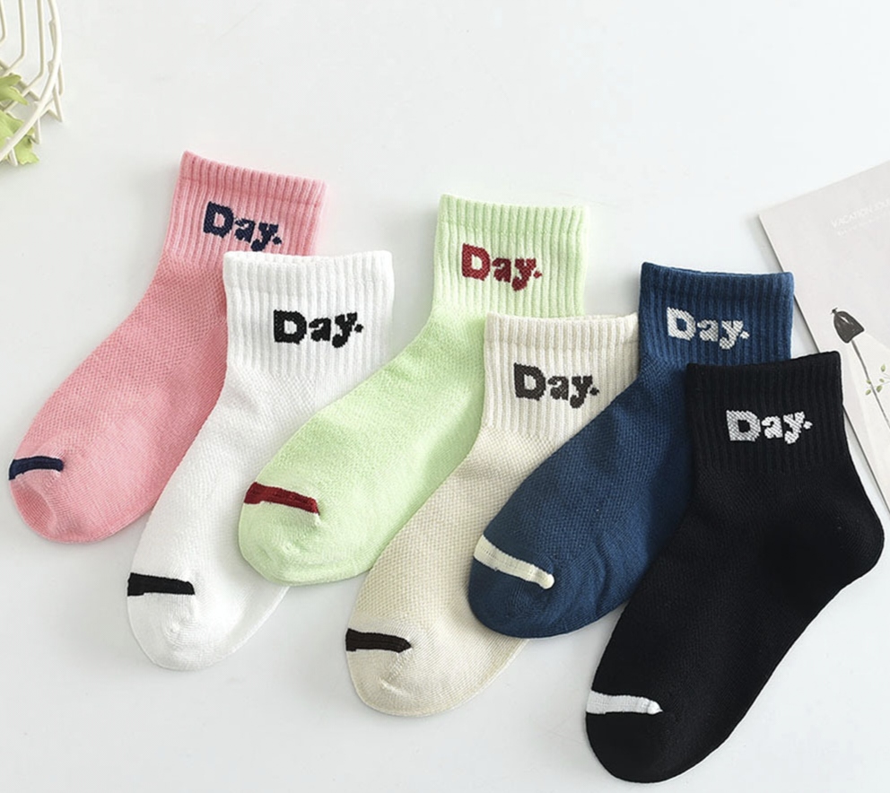 卢米亚儿童袜春夏款男女童字母潮款薄棉袜青少年学生透气运动短袜