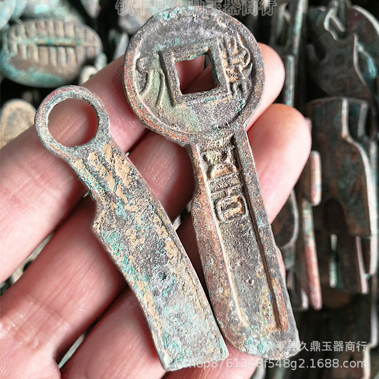 仿古青铜器钱币批发 古玩杂项仿古做旧青铜器杂件厂家批发