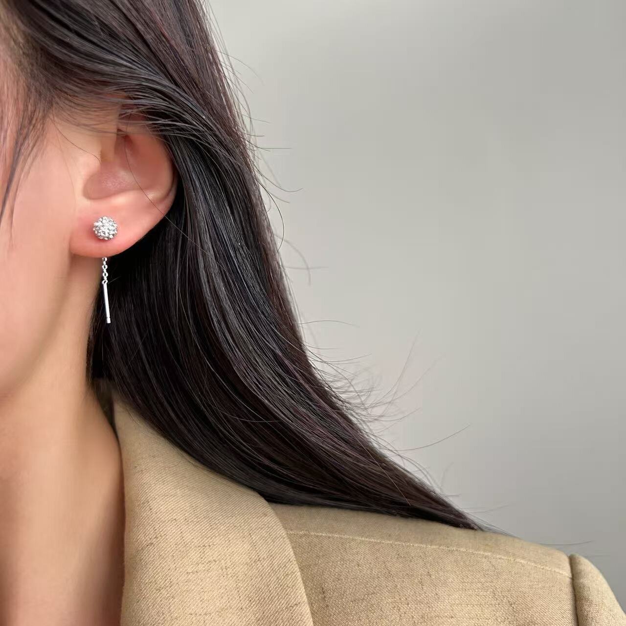 S999足银满钻圆珠耳线女轻奢高级感简约小众耳环养耳洞短款耳饰