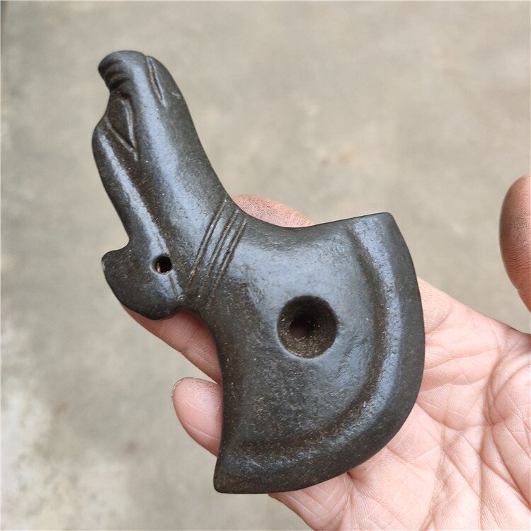供应古玩杂项仿古做旧工艺品铁石玉猪龙斧头红山文化摆件批发