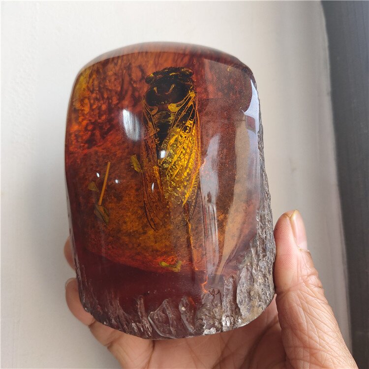 供应古玩工艺品人工琥珀带虫子蝎子知了螃蟹壁虎昆虫标本树桩摆件