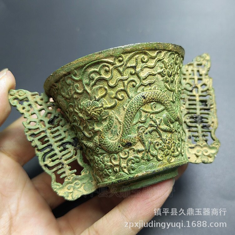 仿古双耳龙纹杯子批发 大清乾隆制雕刻龙纹双提小酒杯古玩摆件