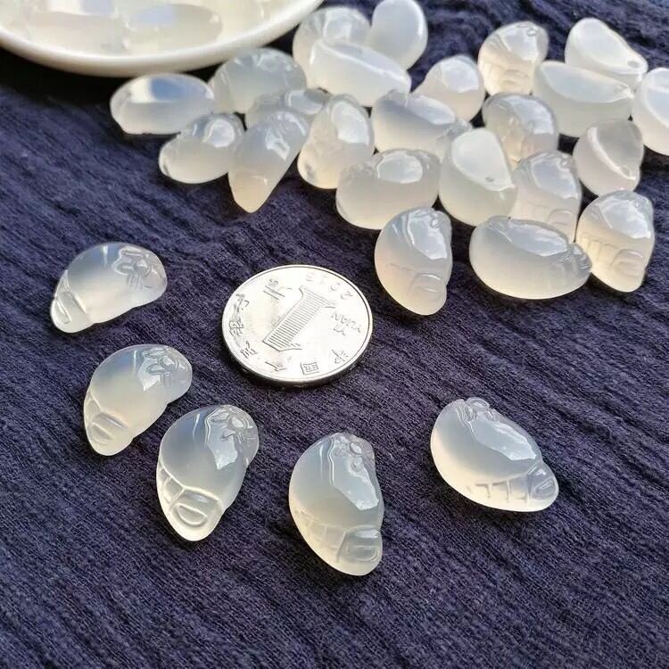 天然巴西冰润玉髓玛瑙小脚丫知足常乐玉石吊坠挂件手工DIY配饰