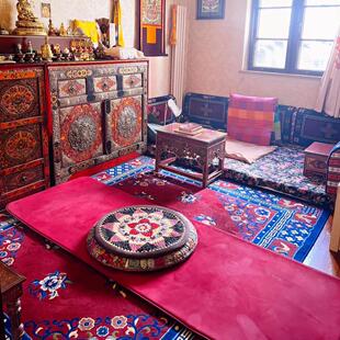 定制手工枪刺仿古红色2.28*2.96米一块，纯红色长条0.5*1.8米一块