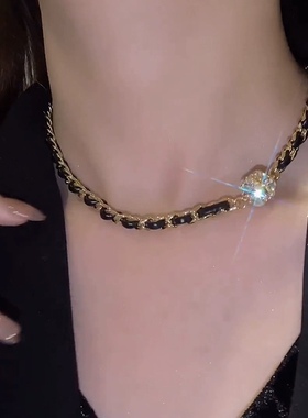 高级感轻奢黑色磁铁项链