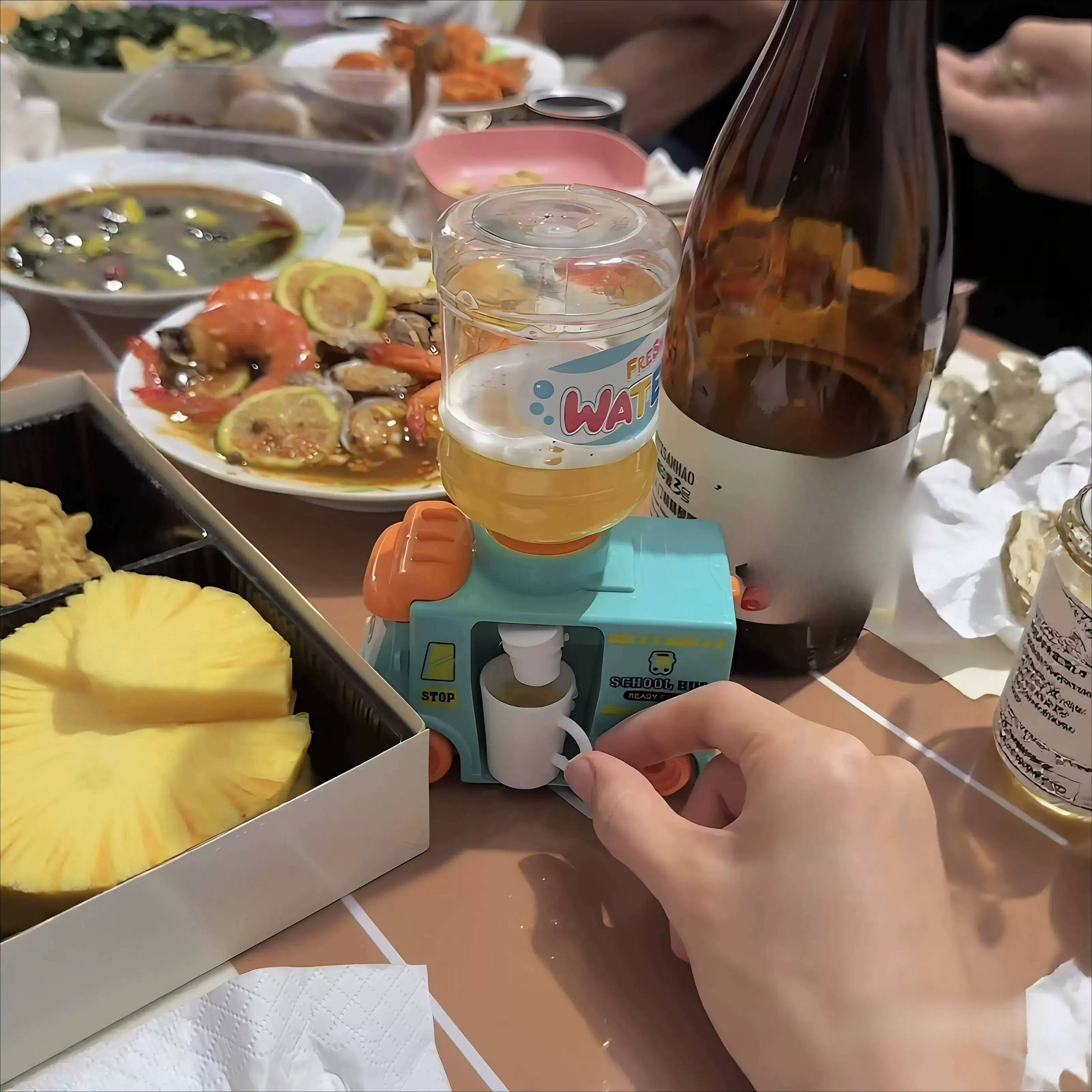 没醉意!迷你啤酒饮水机超小酒杯啤酒桶酒具朋友聚餐专用抽象玩具