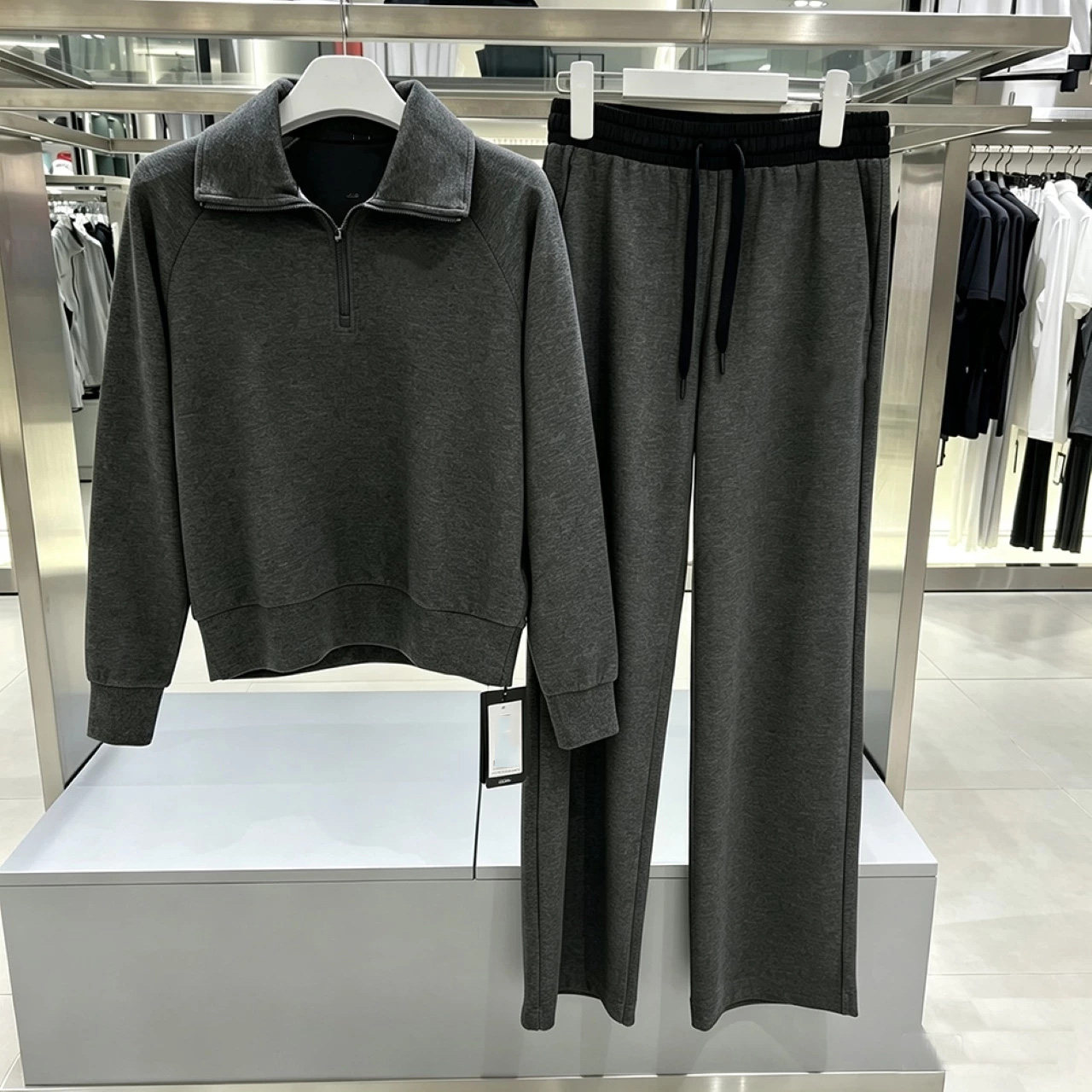 女士高尔夫球服运动套装