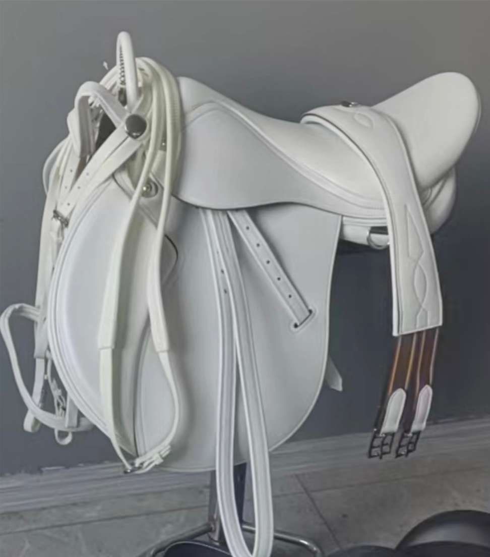 白色综合鞍全套大马鞍