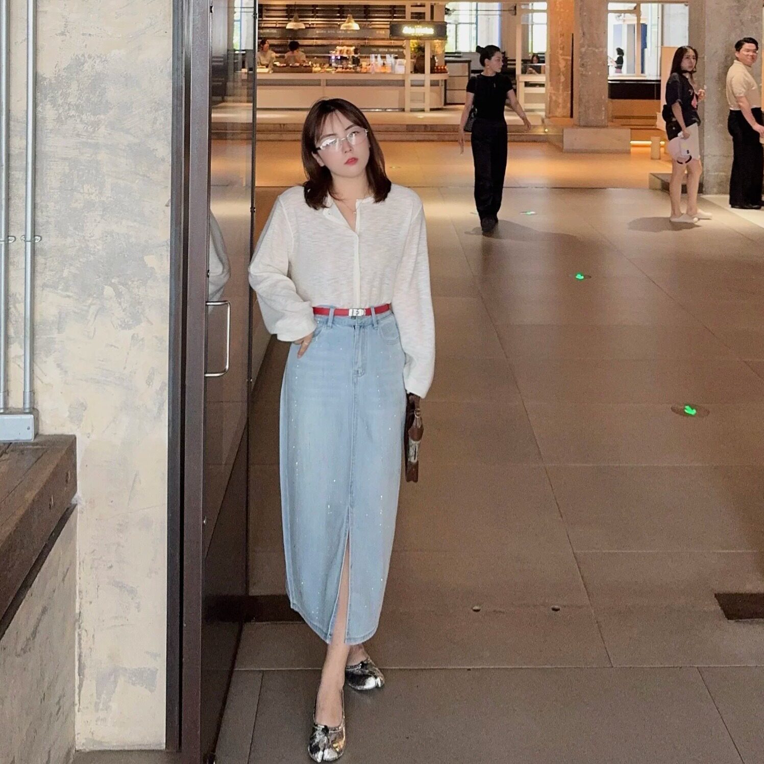 知更鸟昂酱 小个子莱赛尔夏季薄款通勤高腰细闪烫砖牛仔半身裙