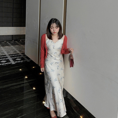 百搭气质收腰碎花小众复古连衣裙