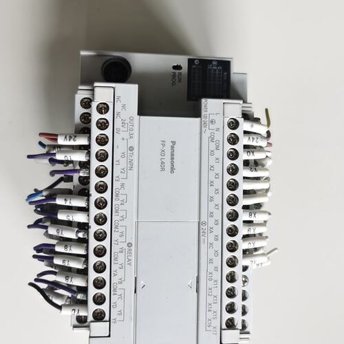 议价PLC松下FP-X0L40R-F成色9成新，实物拍摄，功能完