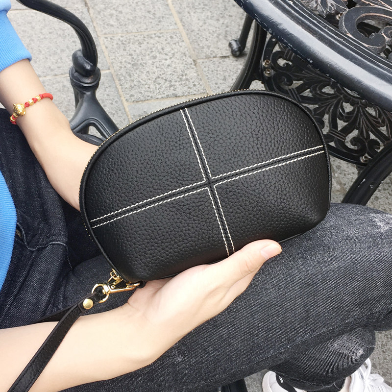 手拿包女士气质2021新款真皮大容量秋冬软皮贝壳包爆款牛皮手挽包