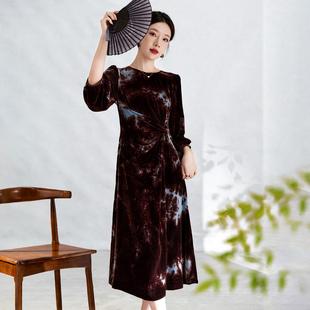 水墨佳人2025新款女装绝美真丝绒中长款轻奢简约新中式显瘦连衣裙