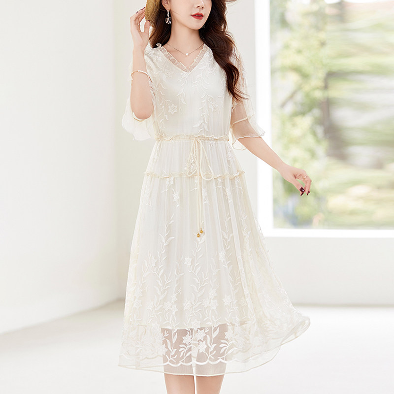 水墨佳人真丝桑蚕丝连衣裙2025夏季杭州白色刺绣宽松收腰显瘦裙子