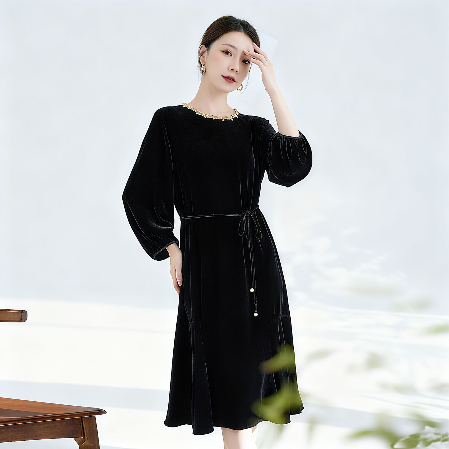 水墨佳人2025新款真丝丝绒连衣裙高端奢华大牌女高贵洋气丝绒裙子