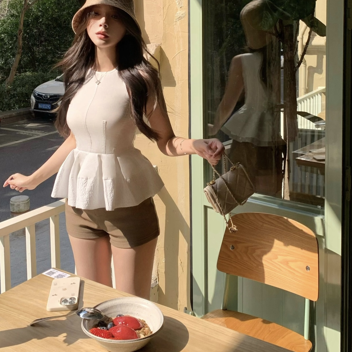 HiMilla 纯白圆舞曲精致小裙摆显瘦背心无袖上衣