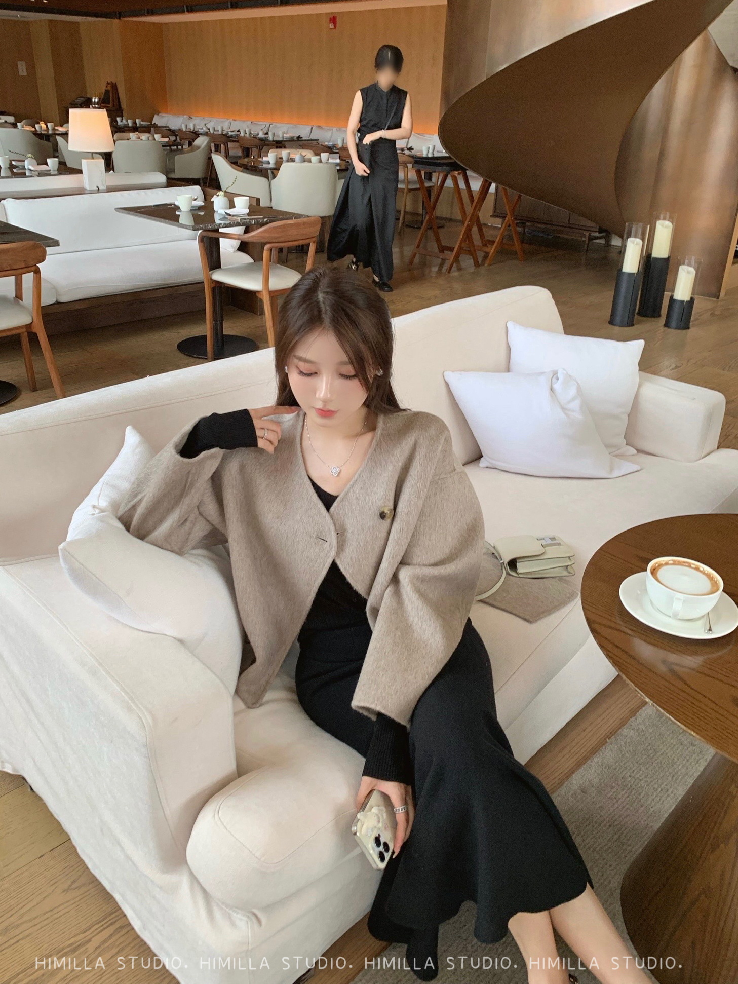 短款全羊毛双面呢大衣