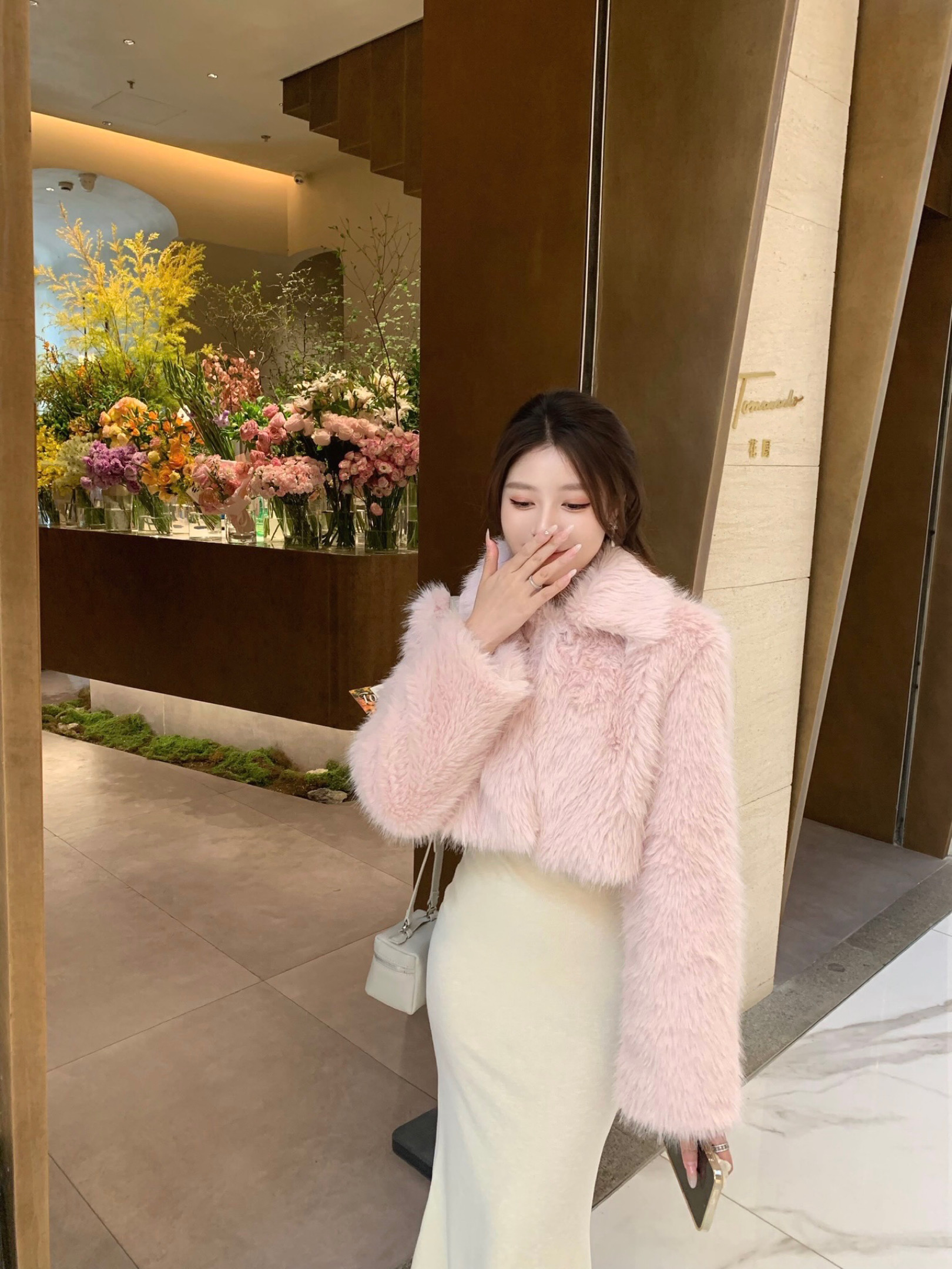 仿狐狸毛翻领短款环保皮草外套