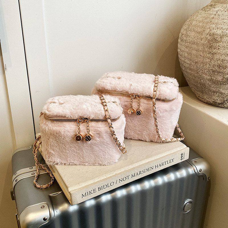 2026新款毛绒链条箱子水桶包潮流时尚洋气欧美个性单肩斜挎包外贸,箱包皮具/热销女包/男包,水桶包,淘宝优惠券,粉丝福利购,淘宝优惠卷