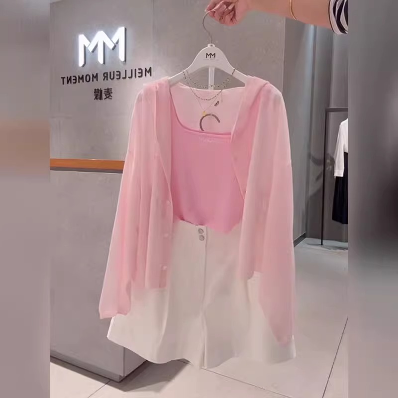 清纯系夏日穿搭套装女2025新款爆款高级感休闲开衫背心短裤三件套