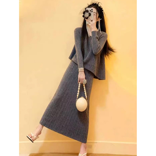 高端精致两件套秋装 2025超火穿搭一整套设计感上衣半身裙洋气套装