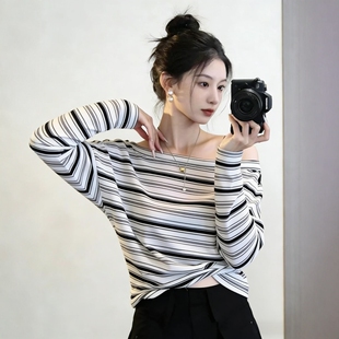 早春2026韩系慵懒松弛感穿搭chic高级感巨好看小个子斜肩条纹套装