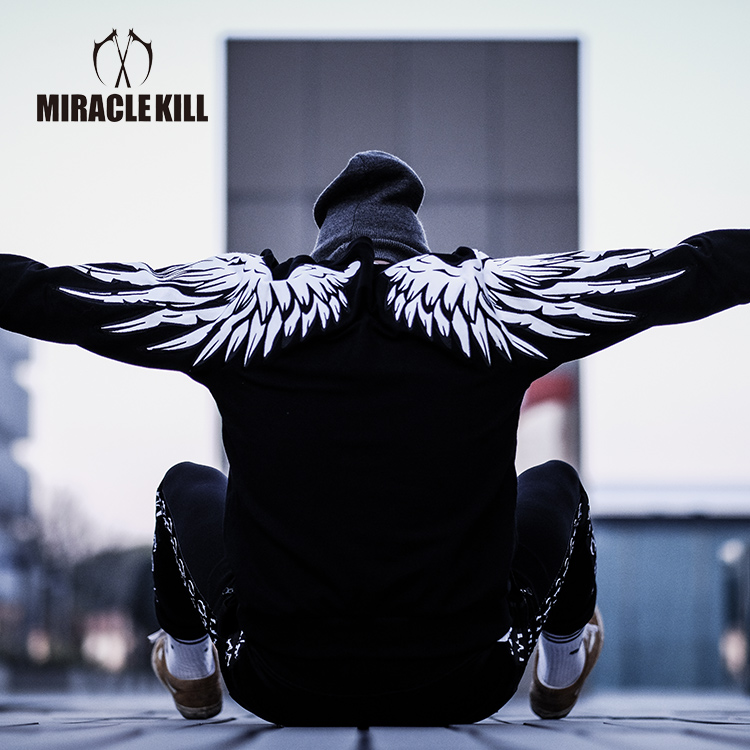 翅膀刺绣男女同款套头卫衣