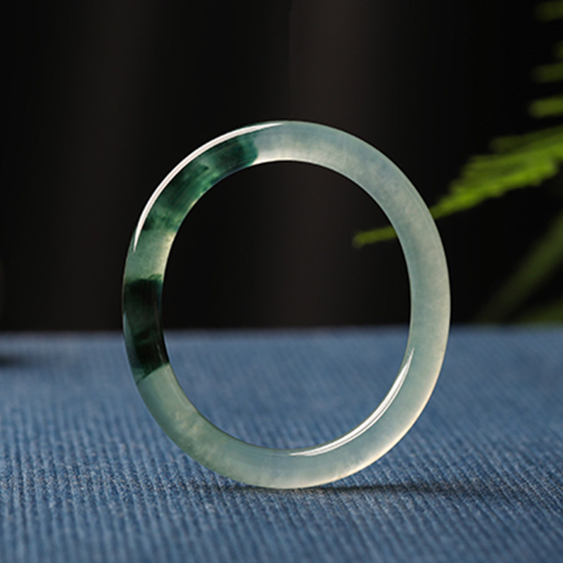 羊子珠宝 清冽绝尘  老坑高冰种飘蓝花古典翡翠贵妃镯手镯F