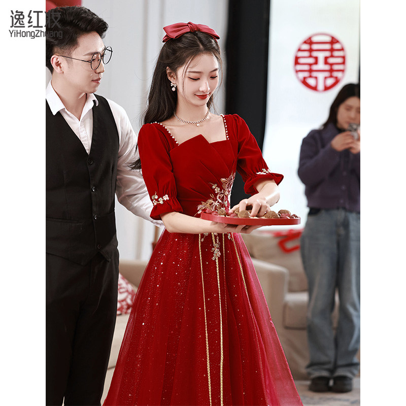 酒红色敬酒服新娘2023新款夏季订婚连衣裙小众高级结婚回门礼服_虎窝淘