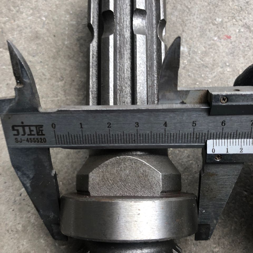 上海纽荷兰804/900/904/1000/1004动力输出PTO外轴(8/20键)双速用