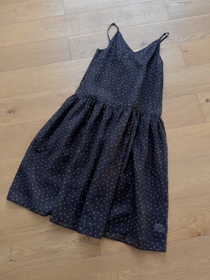 8062小碎花吊带裙微透叠穿神器