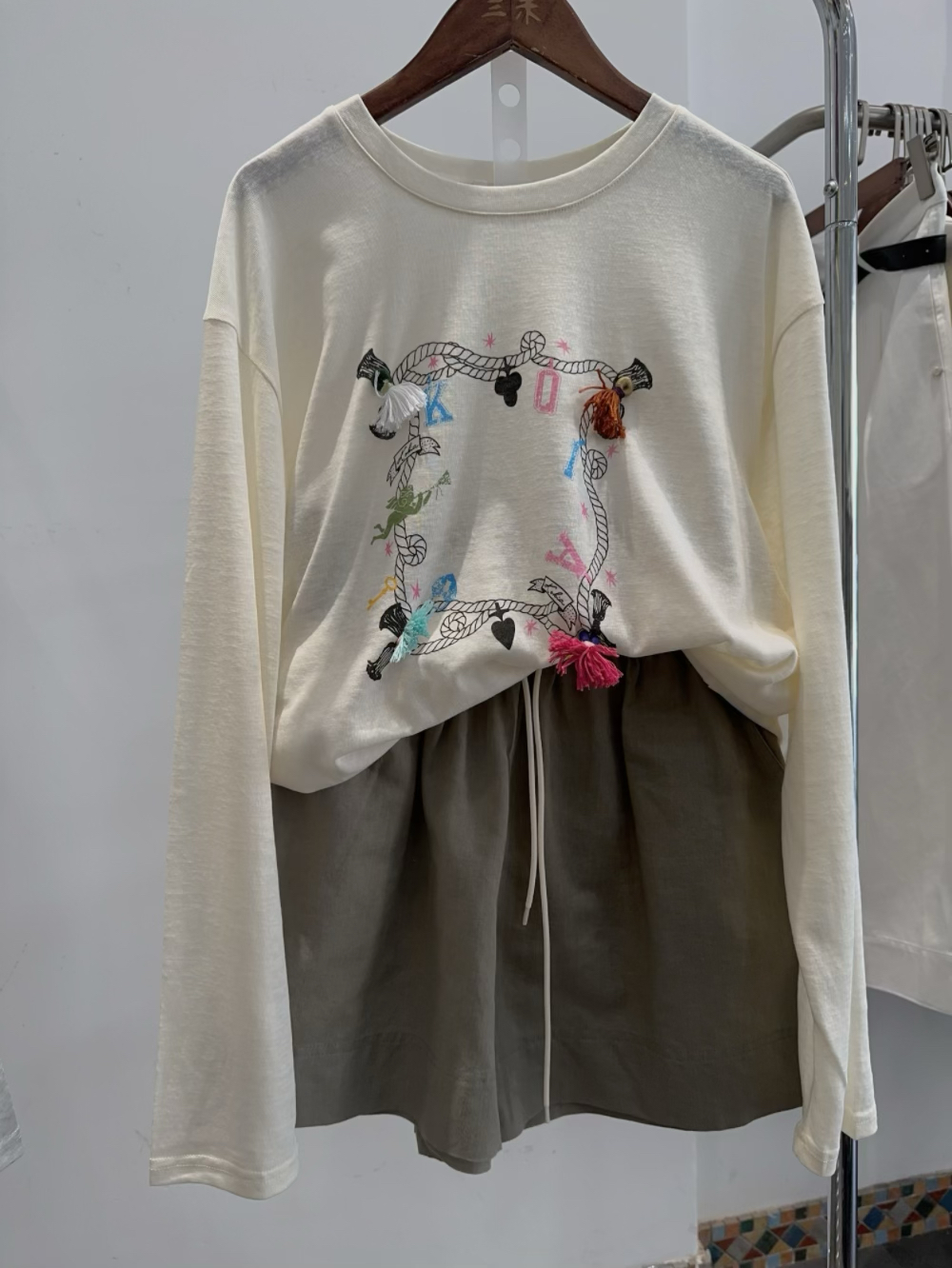 80536夏季新品韩版显瘦百搭圆领长袖T恤女宽松休闲字母上衣防晒服