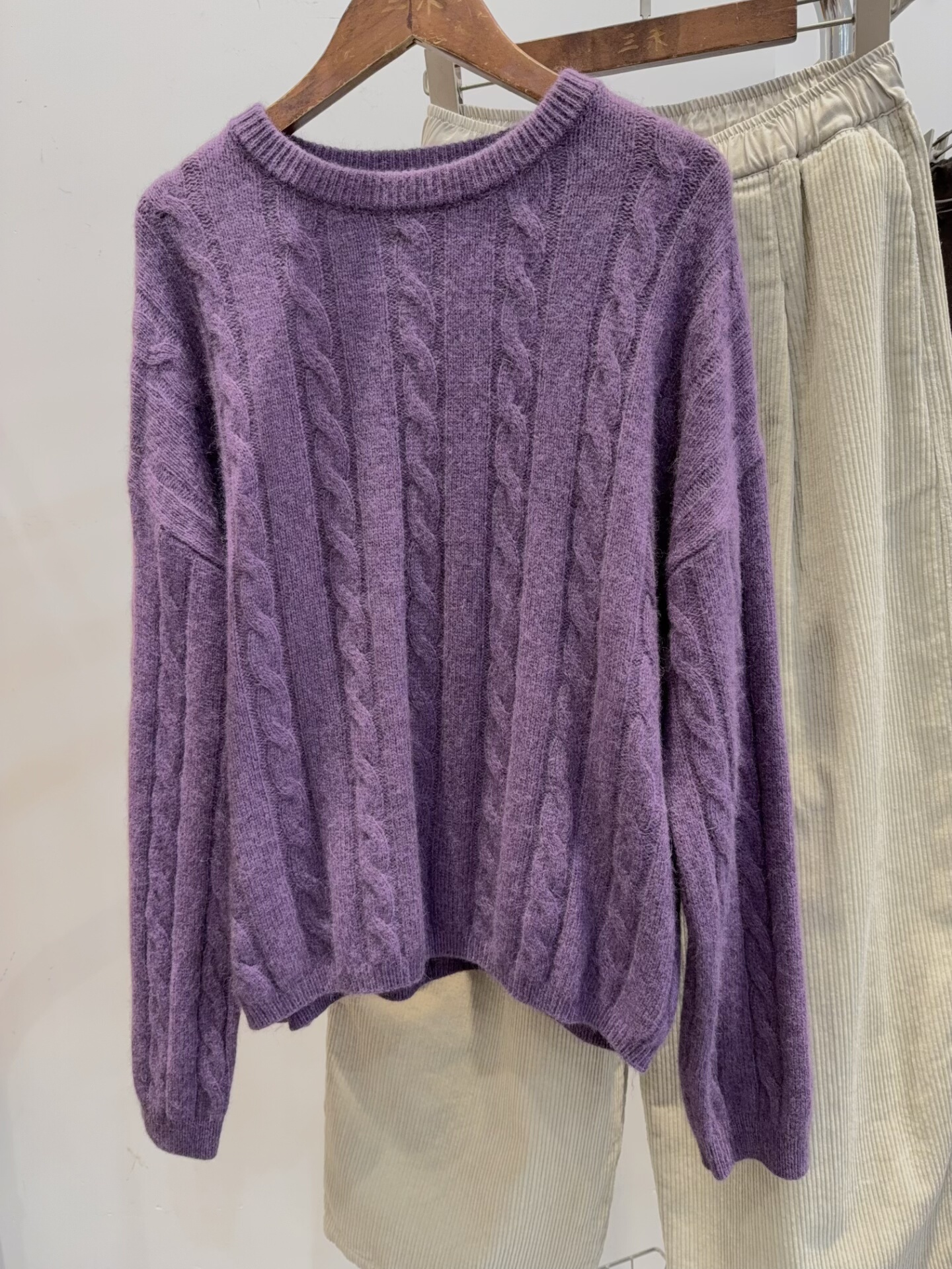 036韩系秋冬新品圆领麻花针织衫女宽松显瘦百搭浣熊绒套头毛衣女