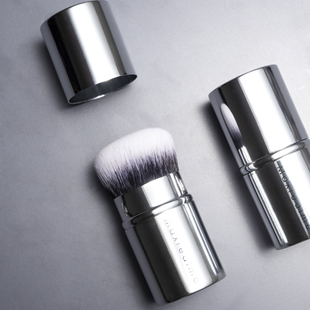 便携迷你粉底刷伸缩粉饼刷魔术无痕带盖软毛不吃粉miniBB霜化妆刷