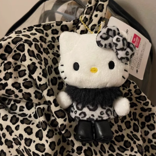 日本哈喽kitty猫50周年豹纹猫咪皮草kt猫公仔钥匙扣书包包小挂件