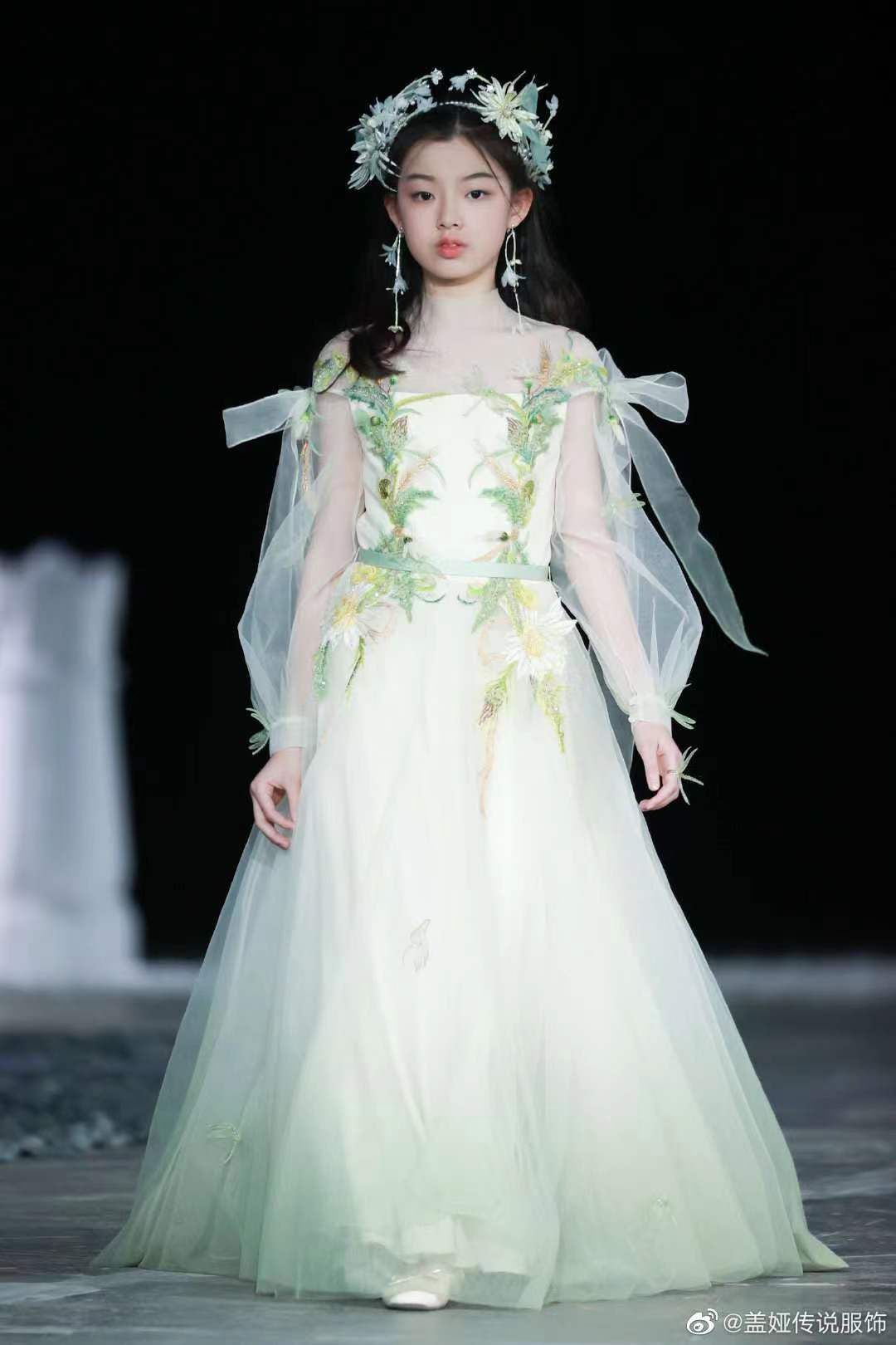 出租出售新款盖娅传奇女童绿色模特走秀仙境传说t台霸气飘逸