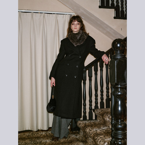 TOP家 时髦飒美 经典收腰版型 黑色显瘦复古宽肩全羊毛长款大衣