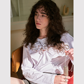 松弛感小众长袖 TOP家 T恤 时髦复古 手工立体花饰 花束放映 法式