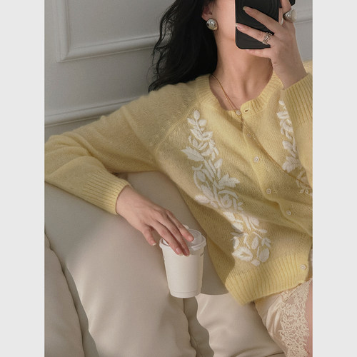 TOPCLOSET暖冬小太阳 法式复古撞色立体绣花羊毛暖绒感针织开衫