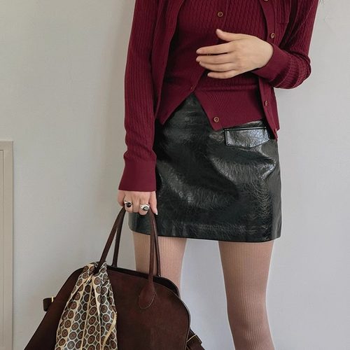 TOP家 时髦人B败  法式复古不规则纹理油腊PU皮包臀短款半身裙秋