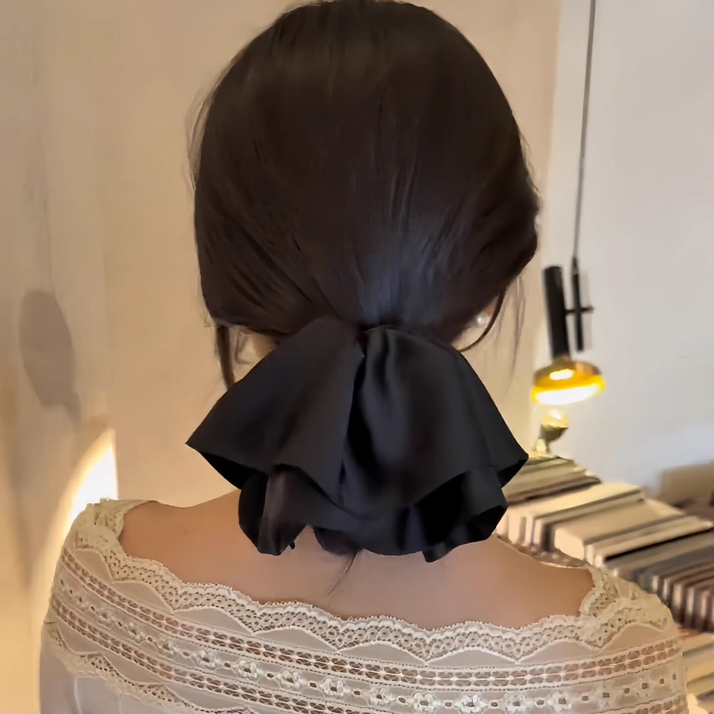 韩系缎面裙摆马尾抓夹女高级感