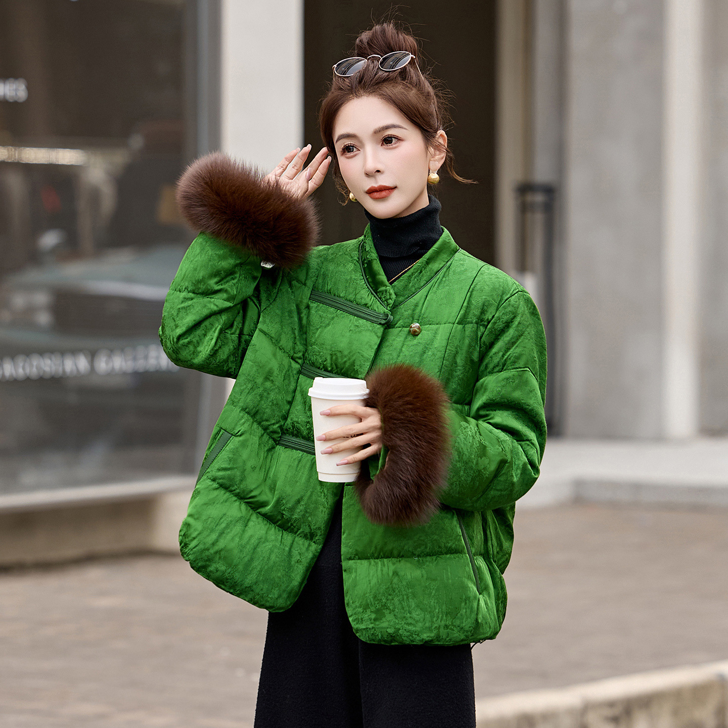 新中式国风羽绒服女短款2025冬新款狐狸毛袖口鸭绒服外套 AH8155