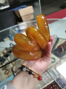 包邮天然轮胎加宽大红黄深草绿白灰天然玛瑙手镯圈口加厚加宽玉髓