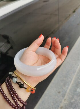 包邮/天然白月光玛瑙手镯/超大圈口68毫米玉髓手环女士时尚佳飞龙