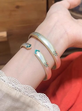 东方逸韵古法描金珐琅宝相手镯